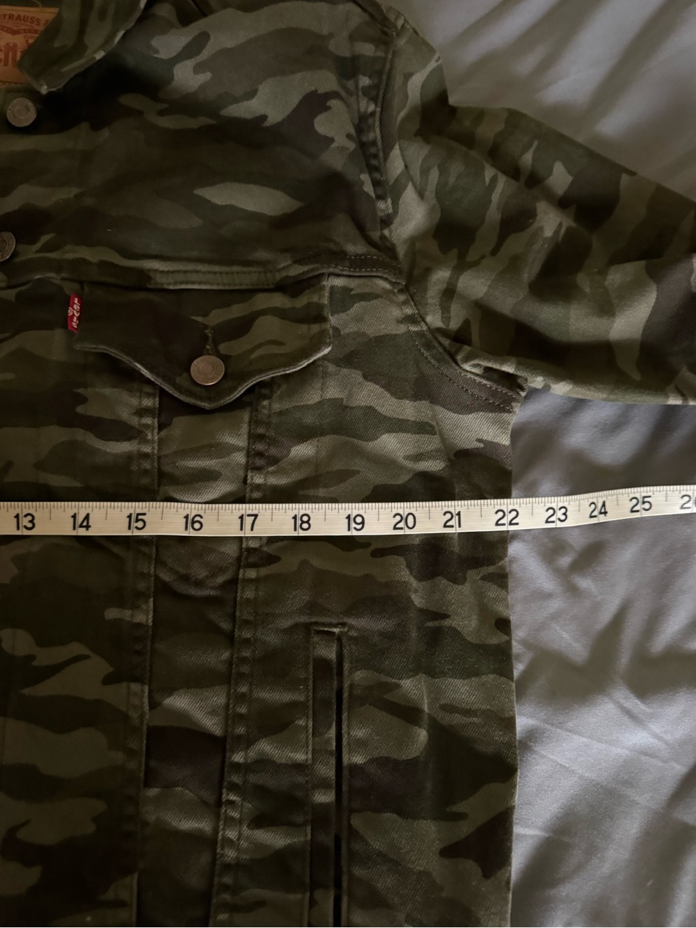 Levi's women’s Camo Denim Trucker Jacket - Green Camo - Picture 3 of 4